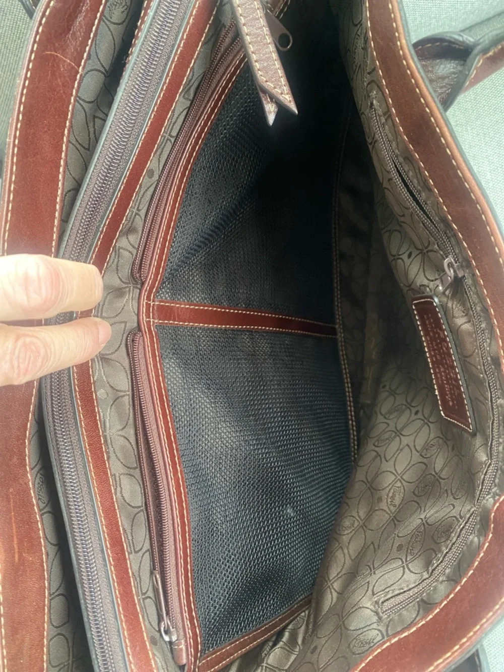 Fossil brown leather business shoulder bag long live vintage since 1954